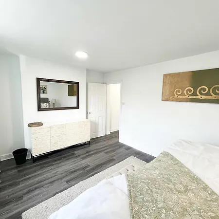 Two Bedroom Flat In Redland * Bristol